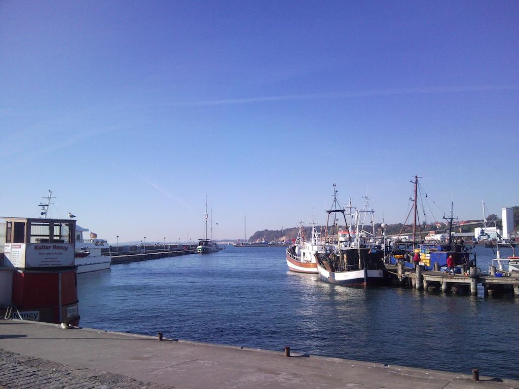 Ferienwohnung In Sassnitz Ruegen Naehe Weltnaturerbe Kreidekueste エクステリア 写真